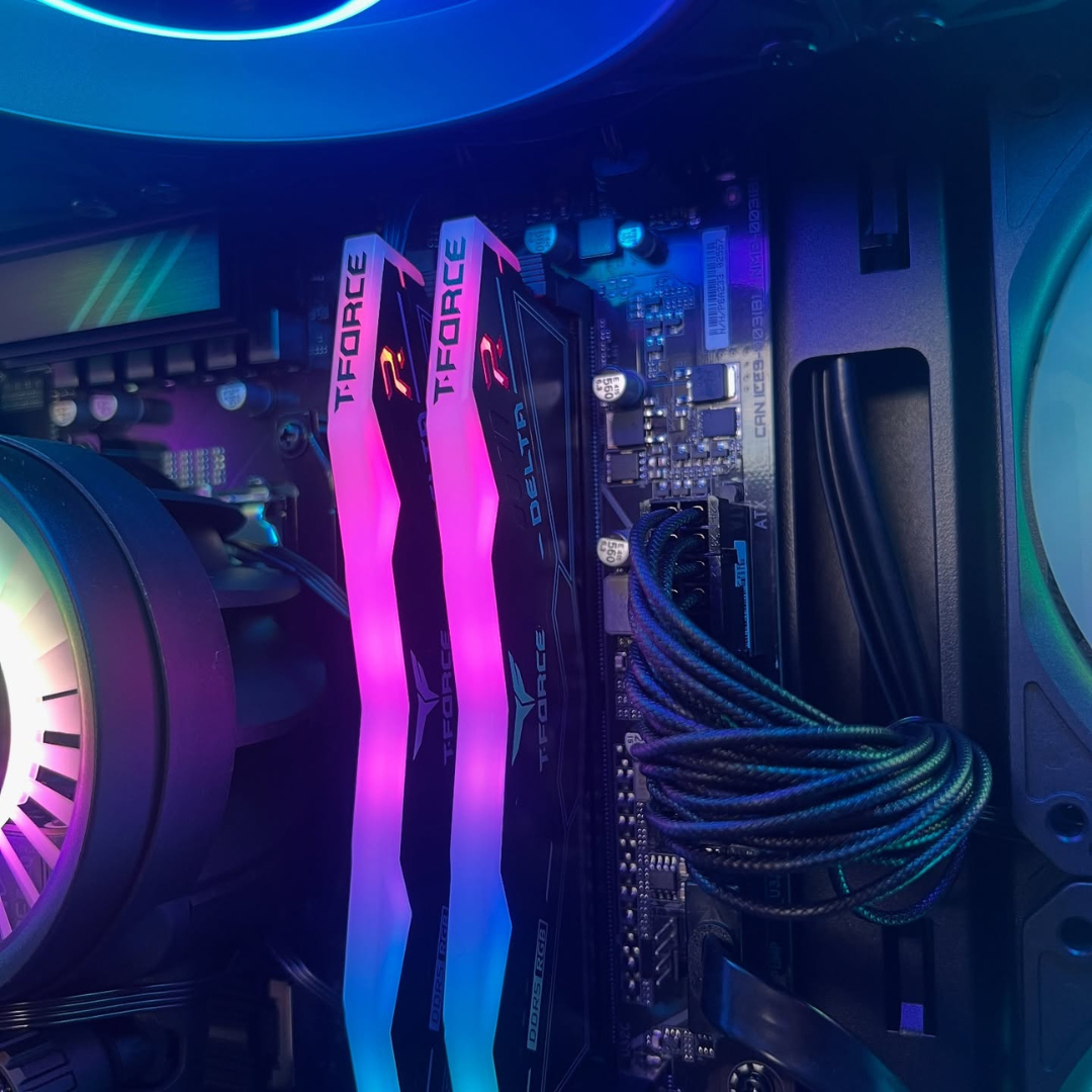 "Specter": Ryzen 7 9700X - Nvidia RTX 5060 Ti 16GB - 360mm AIO - 32GB RAM - 1TB SSD - B850 Wi-Fi - Windows 11 Home